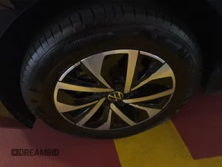 2024 Volkswagen Jetta S с VIN 3VW5M7BU2RM079505, выставлен на аукционе IAAI как лот 42808841 с пробегом 21 446 миль миль и . История ставок и продаж доступна на DreamBid. Изображение 13.
