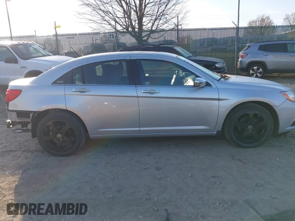 2012 Chrysler 200 Limited with VIN 1C3CCBCG2CN305455, listed as a IAAI auction lot 41907553 with 121,159 mi miles. Bid and sale history available at carsss.com. Image 13.