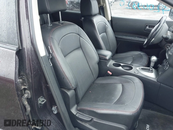 2011 Nissan Rogue SV z VIN JN8AS5MV4BW260472, wystawiony jako IAAI lot #42009320 z przebiegiem 175 687 mil mil oraz . Historia ofert i sprzedaży dostępna na DreamBid. Obrazek 5.