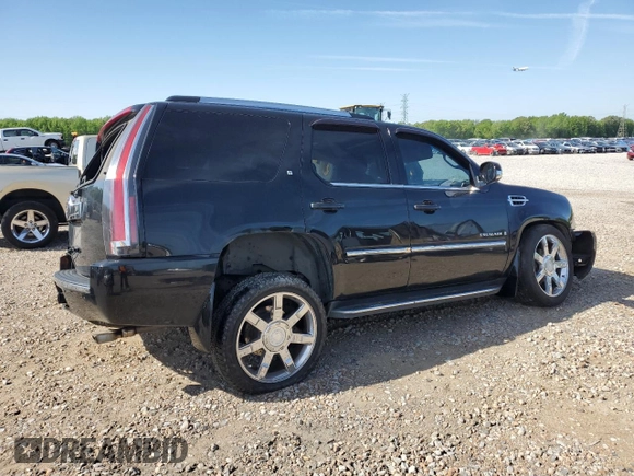 2007 Cadillac Escalade z VIN 1GYFK63807R187572, wystawiony jako Copart lot #54098225 z przebiegiem Nie podano mil oraz Szkoda całkowita • Salvage title. Historia ofert i sprzedaży dostępna na DreamBid. Obrazek 3.