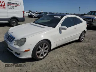 2005 Mercedes-Benz C 230 Kompressor with VIN WDBRN40J15A728239, listed as a Copart auction lot 52258115 with 116,443 mi miles and Clean title. Bid and sale history available at DreamBid. Image 1.