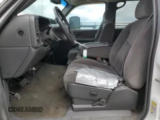 2007 GMC Sierra 2500HD SLT z VIN 1GTHK23U37F197163, wystawiony jako Copart lot #58486385 z przebiegiem 148 691 mil mil oraz Szkoda całkowita • Salvage title. Historia ofert i sprzedaży dostępna na DreamBid. Obrazek 7.