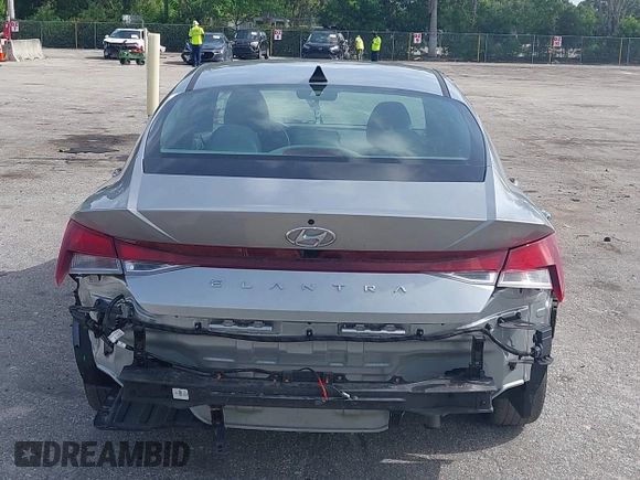 2023 Hyundai Elantra SEL z VIN 5NPLM4AG8PH090614, wystawiony jako IAAI lot #42611835 z przebiegiem 37 644 mil mil oraz . Historia ofert i sprzedaży dostępna na DreamBid. Obrazek 17.