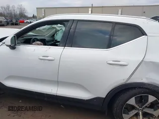 2024 Volvo XC40 Plus Bright Theme with VIN YV4L12UE5R2339783, listed as a IAAI auction lot 41054542 with 18,874 mi miles. Bid and sale history available at carsss.com. Image 14.