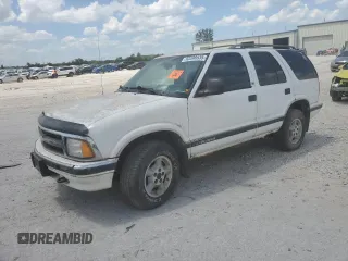 1997 Chevrolet Blazer LS with VIN 1GNDT13W7V2250580, listed as a Copart auction lot 62598535 with 169,860 mi miles and Clean title. Bid and sale history available at DreamBid. Image 1.