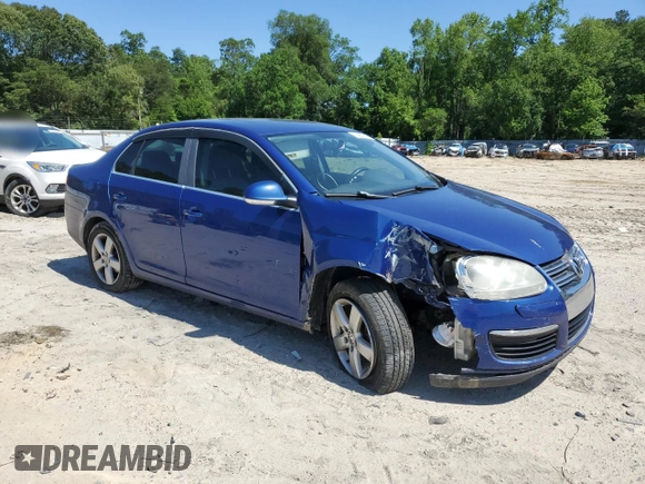 2008 Volkswagen Jetta SE with VIN 3VWRM71K68M198464, listed as a Copart auction lot 56947575 with 135,970 mi miles and Salvage title. Bid and sale history available at DreamBid. Image 4.