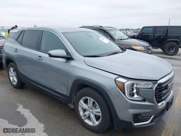 2024 GMC Terrain SLE with VIN 3GKALMEG4RL381266, listed as a IAAI auction lot 41580286 with 3,698 mi miles. Bid and sale history available at carsss.com. Image 1.