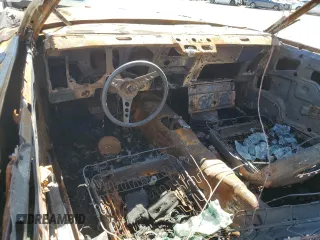 1971 Ford Mustang z VIN 1F05M102671, wystawiony jako Copart lot #73113844 z przebiegiem Nie podano mil oraz Nie do naprawy • Non repairable. Historia ofert i sprzedaży dostępna na DreamBid. Obrazek 8.