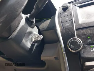 2017 Toyota Camry XLE z VIN 4T1BF1FK4HU441880, wystawiony jako IAAI lot #41747028 z przebiegiem 216 455 mil mil oraz . Historia ofert i sprzedaży dostępna na DreamBid. Obrazek 11.