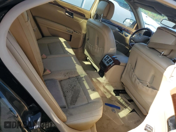 2010 Mercedes-Benz S 550 z VIN WDDNG8GB5AA341015, wystawiony jako Copart lot #53281454 z przebiegiem 101 857 mil mil oraz Szkoda całkowita • Salvage title. Historia ofert i sprzedaży dostępna na DreamBid. Obrazek 10.