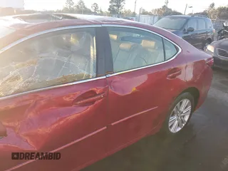 2014 Lexus ES 330 z VIN JTHBK1GGXE2113007, wystawiony jako IAAI lot #40591856 z przebiegiem 121 388 mil mil oraz . Historia ofert i sprzedaży dostępna na DreamBid. Obrazek 19.