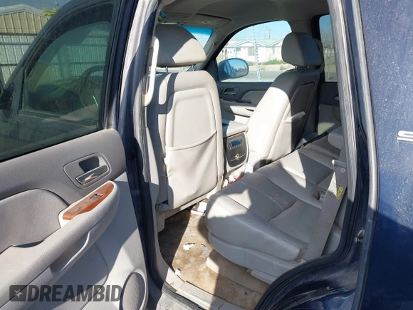 2007 GMC Yukon SLT with VIN 1GKFC13077R171888, listed as a IAAI auction lot 41332475 with 277,240 mi miles. Bid and sale history available at carsss.com. Image 8.