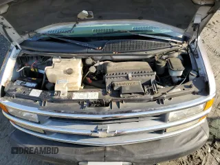 1996 Chevrolet Chevy Van z VIN 1GBFG15M7T1003777, wystawiony jako Copart lot #43272715 z przebiegiem 109 884 mil mil oraz Szkoda całkowita • Salvage title. Historia ofert i sprzedaży dostępna na DreamBid. Obrazek 12.
