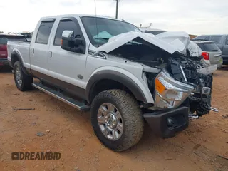 2015 Ford F-250 Lariat z VIN 1FT7W2BT9FEB91672, wystawiony jako IAAI lot #42205780 z przebiegiem 159 822 mil mil oraz . Historia ofert i sprzedaży dostępna na DreamBid. Obrazek 1.