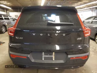 2023 Volvo XC40 Ultimate Dark Theme z VIN YV4L12UX0P2093949, wystawiony jako Copart lot #83119964 z przebiegiem 11 047 mil mil oraz Szkoda całkowita • Salvage title. Historia ofert i sprzedaży dostępna na DreamBid. Obrazek 6.