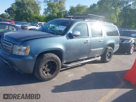 2008 Chevrolet Suburban LTZ z VIN 1GNFK163X8R176340, wystawiony jako IAAI lot #42236061 z przebiegiem 222 294 mil mil oraz . Historia ofert i sprzedaży dostępna na DreamBid. Obrazek 2.