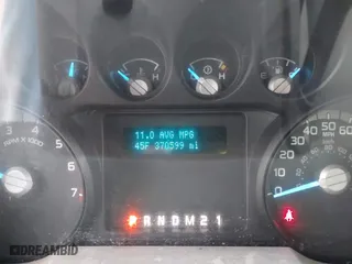 2015 Ford Super Duty F-250 SRW XL with VIN 1FDBF2B66FED21648, listed as a IAAI auction lot 41700328 with 370,599 mi miles. Bid and sale history available at carsss.com. Image 15.