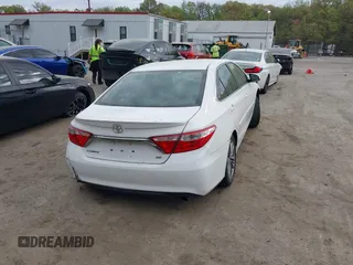 2017 Toyota Camry XLE z VIN 4T1BF1FK4HU323862, wystawiony jako IAAI lot #42066574 z przebiegiem 66 045 mil mil oraz . Historia ofert i sprzedaży dostępna na DreamBid. Obrazek 4.
