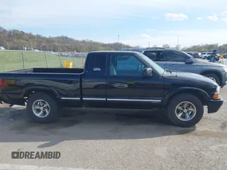 2001 Chevrolet S-10 LS with VIN 1GCCS19W818150784, listed as a IAAI auction lot 41864042 with 103,561 mi miles and . Bid and sale history available at DreamBid. Image 13.