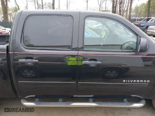 2010 Chevrolet Silverado 1500 LT with VIN 3GCRKSE38AG140147, listed as a IAAI auction lot 41956335 with 153,726 mi miles. Bid and sale history available at carsss.com. Image 13.