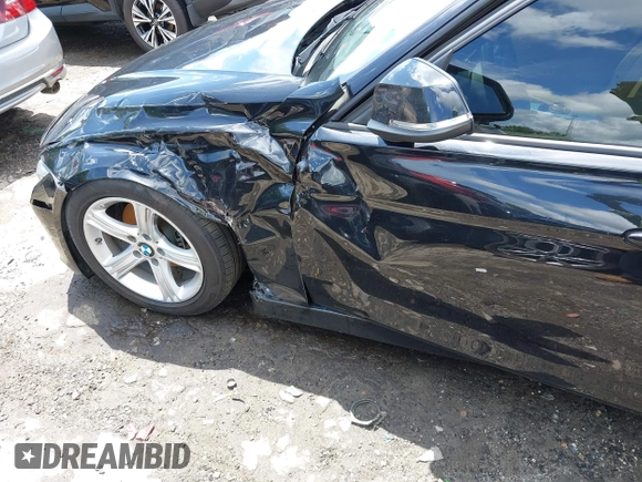 2013 BMW 3 Series 328i xDrive с VIN WBA3B5C55DF592295, выставлен на аукционе IAAI как лот 42231213 с пробегом 131 473 миль миль и . История ставок и продаж доступна на DreamBid. Изображение 6.