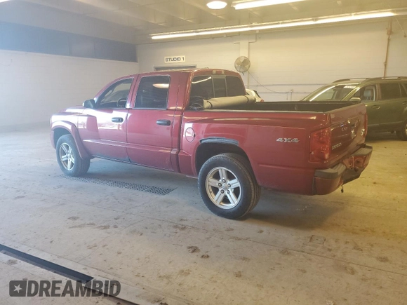 2008 Dodge Dakota SXT z VIN 1D7HW38K18S581829, wystawiony jako Copart lot #76459194 z przebiegiem 197 406 mil mil oraz Czysty tytuł • Clean title. Historia ofert i sprzedaży dostępna na DreamBid. Obrazek 2.