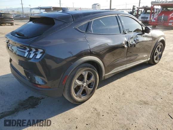 2021 Ford Mustang Mach-E Select z VIN 3FMTK1RM3MMA65264, wystawiony jako Copart lot #49924495 z przebiegiem 52 213 mil mil oraz Szkody całkowita. Historia ofert i sprzedaży dostępna na DreamBid. Obrazek 3.