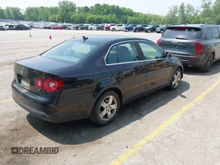 2008 Volkswagen Jetta SE with VIN 3VWRZ71K18M160304, listed as a IAAI auction lot 42484836 with 185,592 mi miles and . Bid and sale history available at DreamBid. Image 4.