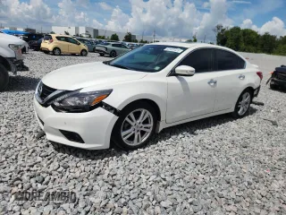 2017 Nissan Altima SL with VIN 1N4BL3AP6HC123279, listed as a Copart auction lot 62403425 with 55,642 mi miles and Salvage title. Bid and sale history available at DreamBid. Image 1.