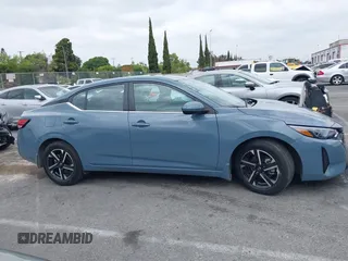 2024 Nissan Sentra SV z VIN 3N1AB8CV4RY260119, wystawiony jako IAAI lot #42131950 z przebiegiem 12 157 mil mil oraz . Historia ofert i sprzedaży dostępna na DreamBid. Obrazek 14.