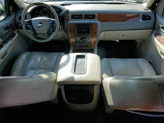 2008 Chevrolet Suburban LTZ with VIN 1GNFK16Y48R146861, listed as a Copart auction lot 49064675 with 256,176 mi miles and Salvage Title. Bid and sale history available at carsss.com. Image 8.