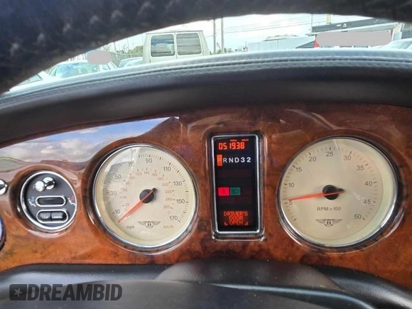 2001 Bentley Arnage with VIN SCBLC31E91CX06337, listed as a Copart auction lot 44067475 with 51,938 mi miles and Clean Title. Bid and sale history available at DreamBid. Image 8.