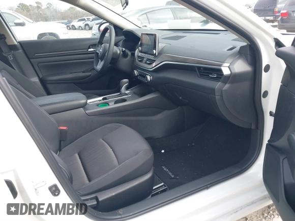 2025 Nissan Altima SV with VIN 1N4BL4DWXSN353315, listed as a IAAI auction lot 41615704 with 6,290 mi miles and . Bid and sale history available at DreamBid. Image 5.