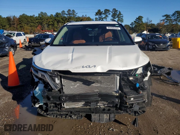 2024 Kia Carnival SX Prestige with VIN KNDNE5H36R6393595, listed as a Copart auction lot 84498434 with 10,495 mi miles and Salvage Title. Bid and sale history available at carsss.com. Image 5.