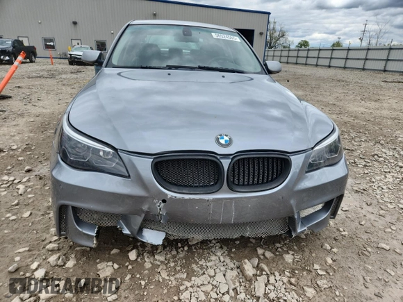 2007 BMW 5 Series 550i z VIN WBANB53547CN93565, wystawiony jako Copart lot #56524565 z przebiegiem 175 035 mil mil oraz Nie do naprawy • Non repairable. Historia ofert i sprzedaży dostępna na DreamBid. Obrazek 5.