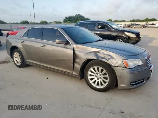 2014 Chrysler 300 z VIN 2C3CCAAG6EH175446, wystawiony jako Copart lot #59797265 z przebiegiem 119 765 mil mil oraz Szkoda całkowita • Salvage title. Historia ofert i sprzedaży dostępna na DreamBid. Obrazek 4.