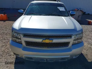 2014 Chevrolet Suburban LT with VIN 1GNSCJE06ER105294, listed as a IAAI auction lot 41687882 with 200,698 mi miles. Bid and sale history available at carsss.com. Image 12.