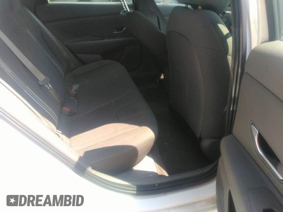 2024 Hyundai Elantra SEL z VIN KMHLM4DG8RU678626, wystawiony jako IAAI lot #42794258 z przebiegiem 53 871 mil mil oraz . Historia ofert i sprzedaży dostępna na DreamBid. Obrazek 8.