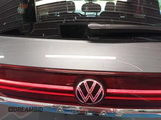 2024 Volkswagen Atlas SE with VIN 1V2HR2CA4RC567377, listed as a IAAI auction lot 42845567 with 16,658 mi miles and . Bid and sale history available at DreamBid. Image 8.