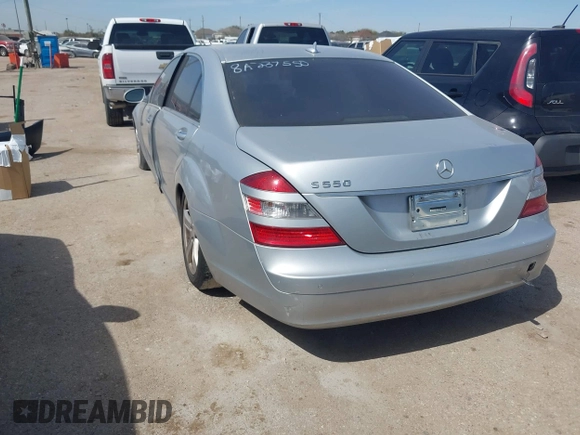 2008 Mercedes-Benz S 550 with VIN WDDNG71XX8A237550, listed as a IAAI auction lot 41682697 with 125,301 mi miles and . Bid and sale history available at DreamBid. Image 3.