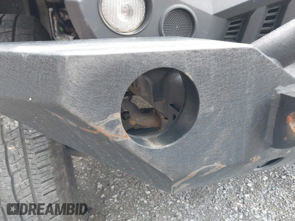 2018 Jeep Wrangler JK Unlimited Sport S with VIN 1C4BJWDG8JL895981, listed as a IAAI auction lot 42048316 with 95,457 mi miles. Bid and sale history available at carsss.com. Image 6.