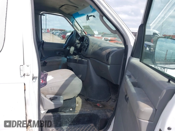 2008 Ford Econoline Cargo Commercial with VIN 1FTNE24L08DA86051, listed as a IAAI auction lot 42040533 with Not Provided miles and . Bid and sale history available at carsss.com. Image 5.