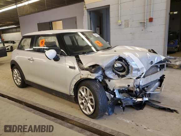 2020 MINI Hardtop Cooper with VIN WMWXR3C08L2M15462, listed as a Copart auction lot 44600205 with Not provided miles and Salvage title. Bid and sale history available at DreamBid. Image 4.