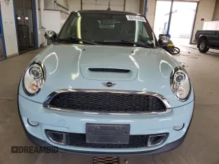 2012 MINI Convertible S с VIN WMWZP3C55CT249664, выставлен на аукционе Copart как лот 63120145 с пробегом 59 197 миль миль и Списание • Salvage title. История ставок и продаж доступна на DreamBid. Изображение 5.