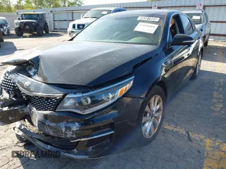 2016 Kia Optima EX z VIN 5XXGU4L35GG066083, wystawiony jako IAAI lot #41828804 z przebiegiem 112 396 mil mil oraz . Historia ofert i sprzedaży dostępna na DreamBid. Obrazek 17.