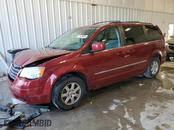2010 Chrysler Town & Country Touring with VIN 2A4RR5D18AR392403, listed as a Copart auction lot 71429924 with 136,180 mi miles and Non Repairable. Bid and sale history available at DreamBid. Image 1.