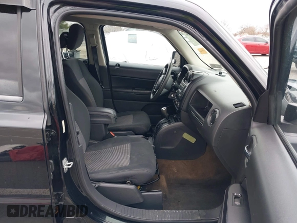 2014 Jeep Patriot Sport with VIN 1C4NJRBB4ED534026, listed as a IAAI auction lot 41850049 with 178,989 mi miles. Bid and sale history available at carsss.com. Image 5.