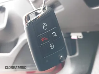 2018 Volkswagen Tiguan SEL с VIN 3VV3B7AX4JM027472, выставлен на аукционе IAAI как лот 42398665 с пробегом 153 742 миль миль и . История ставок и продаж доступна на DreamBid. Изображение 11.