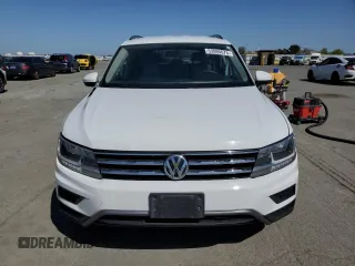 2019 Volkswagen Tiguan S z VIN 3VV0B7AX0KM200859, wystawiony jako Copart lot #53995675 z przebiegiem 71 737 mil mil oraz Szkoda całkowita • Salvage title. Historia ofert i sprzedaży dostępna na DreamBid. Obrazek 5.