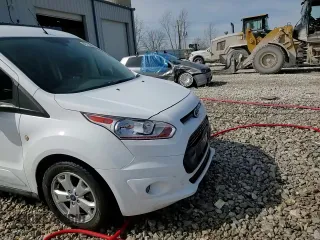 2014 Ford Transit Connect XLT z VIN NM0GS9F70E1137469, wystawiony jako Copart lot #49778625 z przebiegiem 68 323 mil mil oraz Czysty tytuł • Clean title. Historia ofert i sprzedaży dostępna na DreamBid. Obrazek 15.